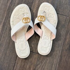 Gucci Women's Cream Sandals with Gold Logo